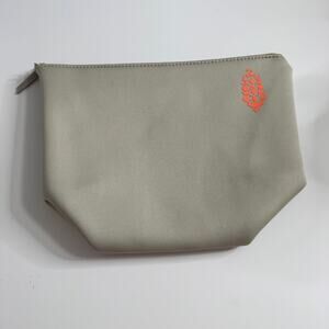 NWOT FREE PEOPLE FP MOVEMENT Zipper  Pouch Grey